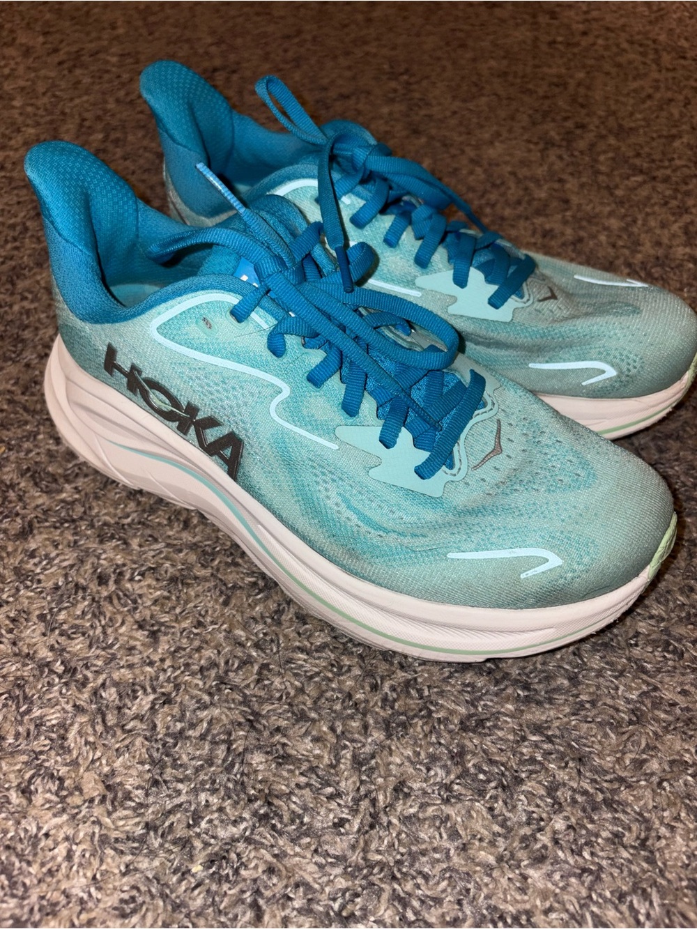 HOKA Women's Clifton 10 Size 8B